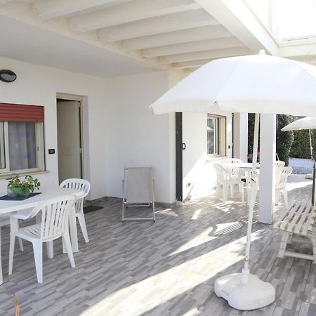 Marchesana Beach Sole Mare Spiaggia Терме Виляторе Екстериор снимка